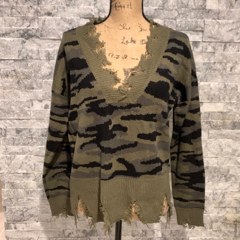 BNWT Camo Distressed Knit Sweater - Picture 1 of 4